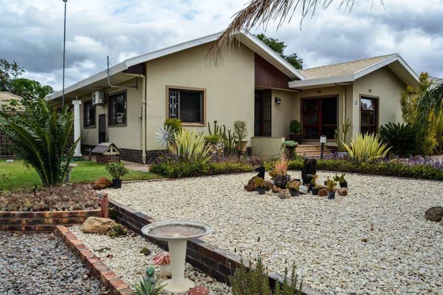 3 Bedroom Property for Sale in Vredendal Western Cape